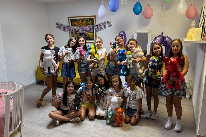 Fluid Art Workshop – Create Your Own Art Alicante Bear Art Studio