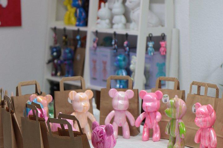 Fluid Art Workshop – Create Your Own Art Alicante Bear Art Studio