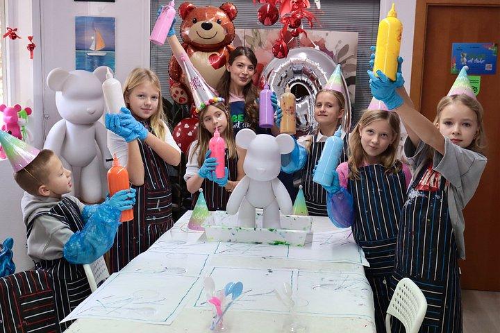 Fluid Art Workshop – Create Your Own Art Alicante Bear Art Studio