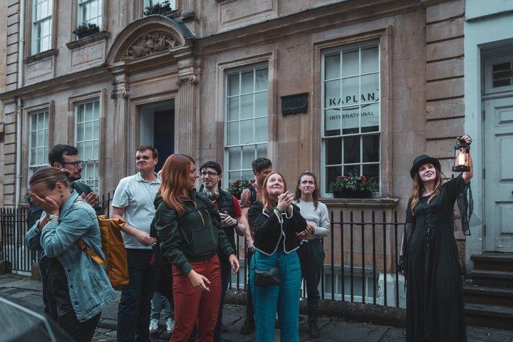 Bath Ghost Tour: histórias perfumadas, humor escuro e história assombrada