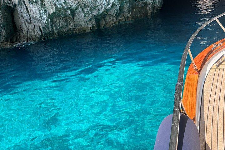 Small Group Luxury Boat Experience in Capri