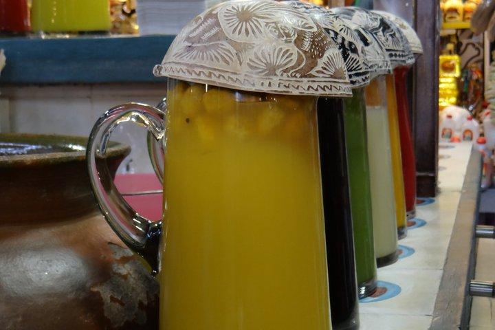 地元の食の専門家が案内するオアハカ隠れストリートフードツアー