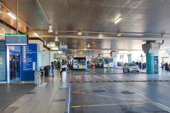 アテネ市内またはピレウス港からのアテネ空港送迎