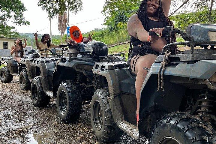 ATV&バンブーラフティングで最高のプライベートジャマイカ体験