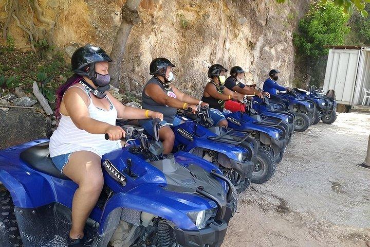ATV＆バンブーラフティングで最高のプライベートジャマイカ体験
