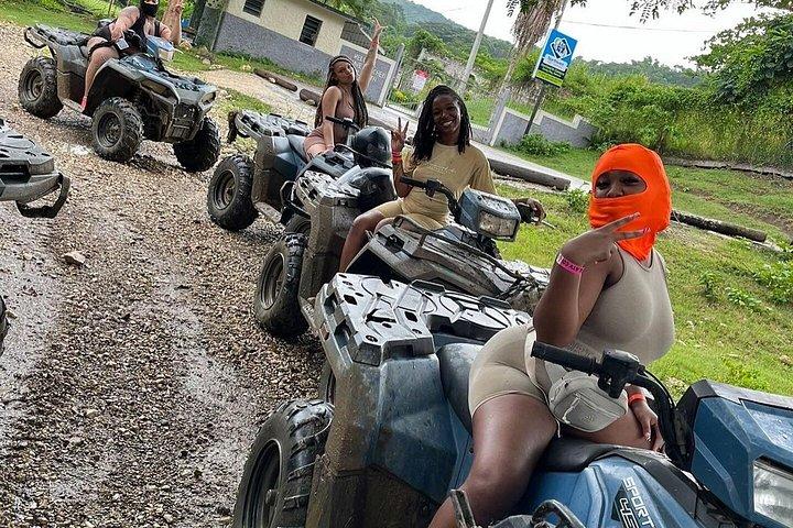 ATV＆バンブーラフティングで最高のプライベートジャマイカ体験