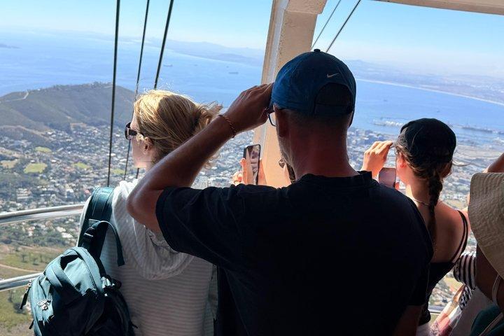 Table Mountain Tour with Round Trip Transfers
