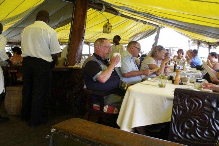 Mombasa : Tamarind Dhow Diner Cruise & Nachtleven