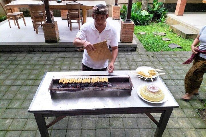 ウブド：パオンバリ料理教室とバトゥアン寺院ツアー