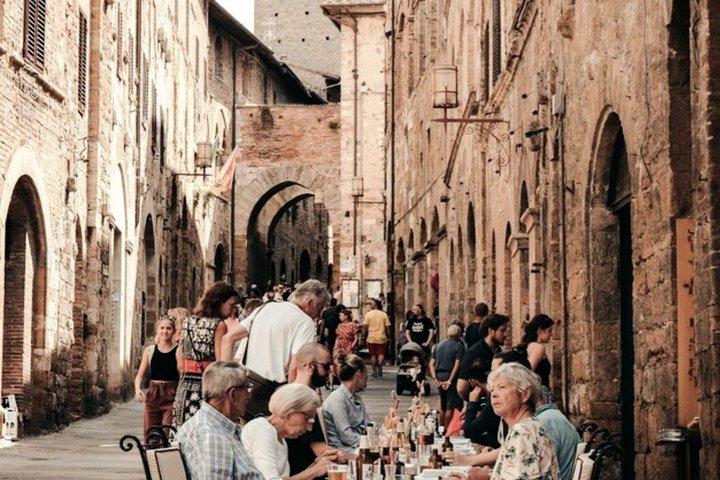 Clase de cocina toscana con visita al mercado en Lucignano