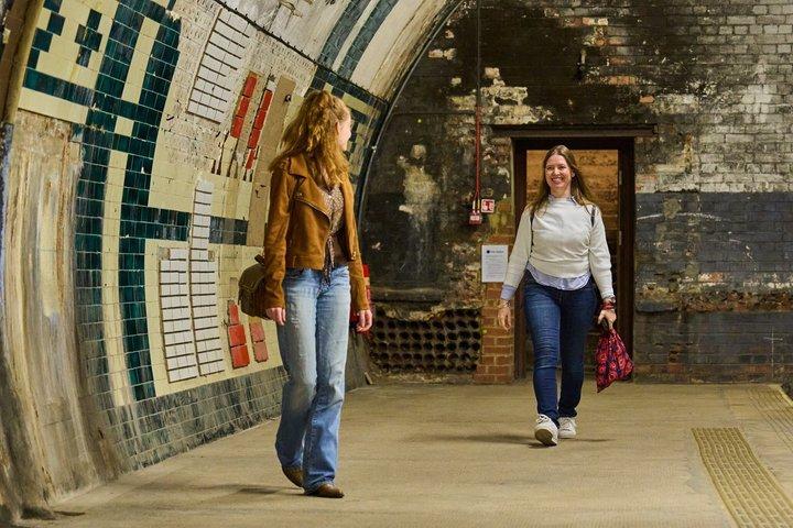 Visite à pied en métro caché de la gare désaffectée d'Aldwych
