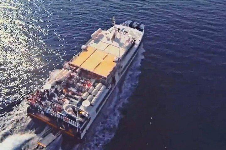 パロス発サントリーニ島日帰りクルーズ（バス送迎付き）