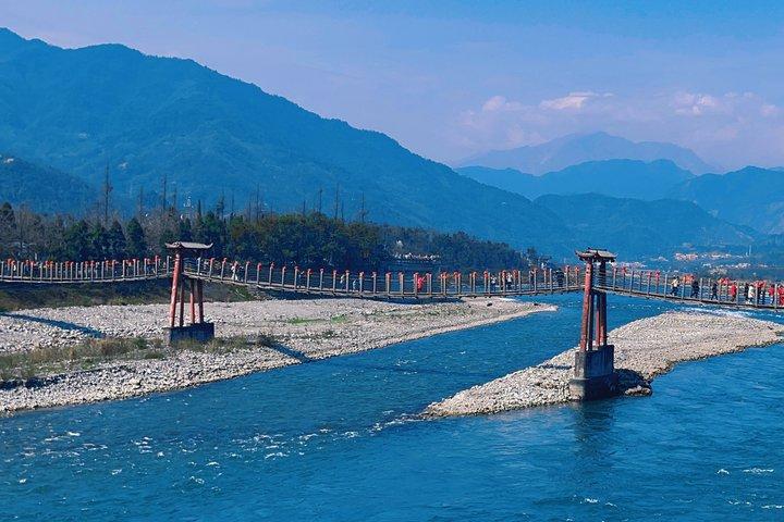 成都発プライベート青城山と都江堰灌漑ツアー