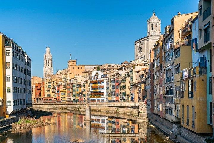 Excursion d'une journée à Montserrat et Gérone au départ de Barcelone