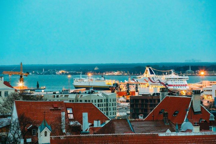 Visita guiada de Tallinn com carro premium