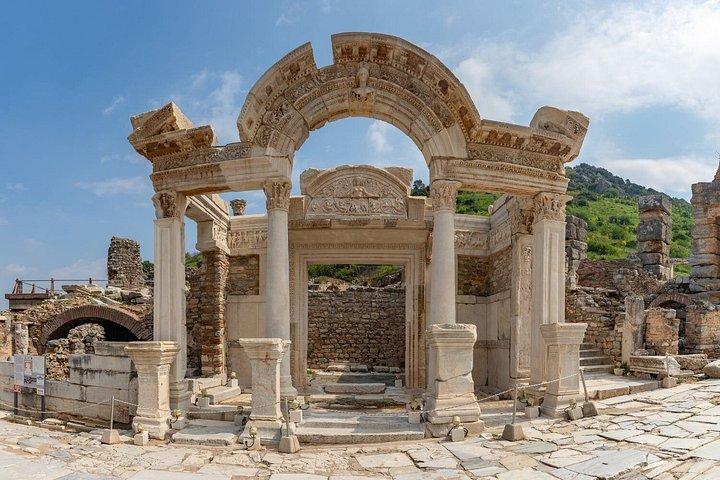 Daily Ephesus Tour by Flight from Istanbul All Inclusive