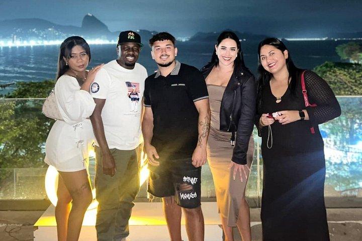 リオデジャネイロ：コパカバーナのバーとナイトクラブで過ごす一夜