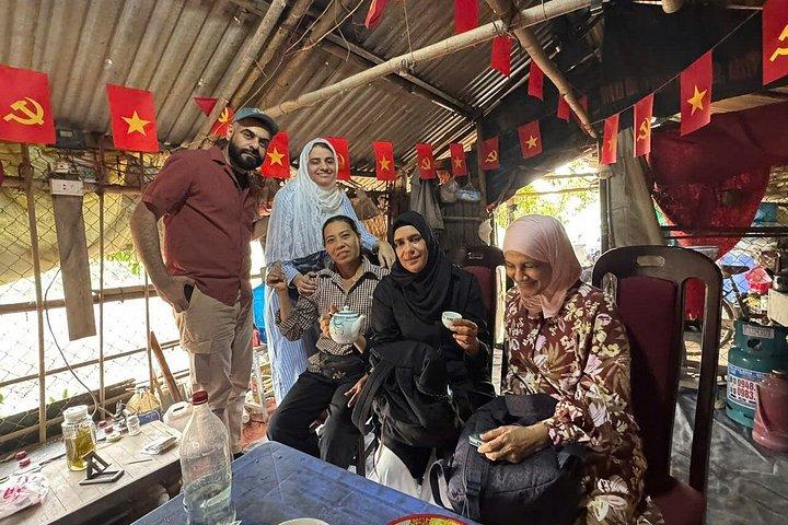 ハノイバイクシティツアー：女性ライダー、電車通り＆食べ物
