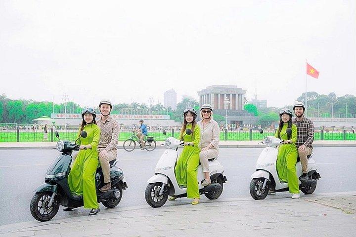 ハノイバイクシティツアー：女性ライダー、電車通り＆食べ物