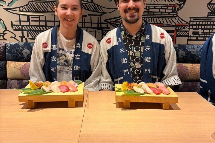 京都の寿司店で開店前に寿司作り教室