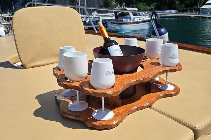 Capri Samba, private luxury boat tour.