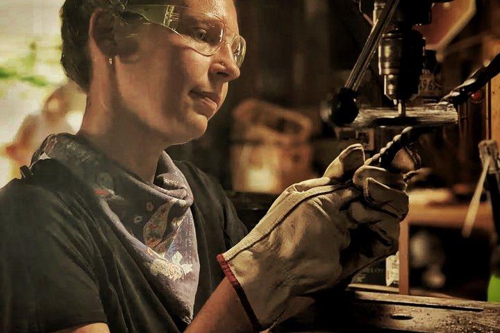 Smed ditt eget blad på en historisk Asheville Area Forge