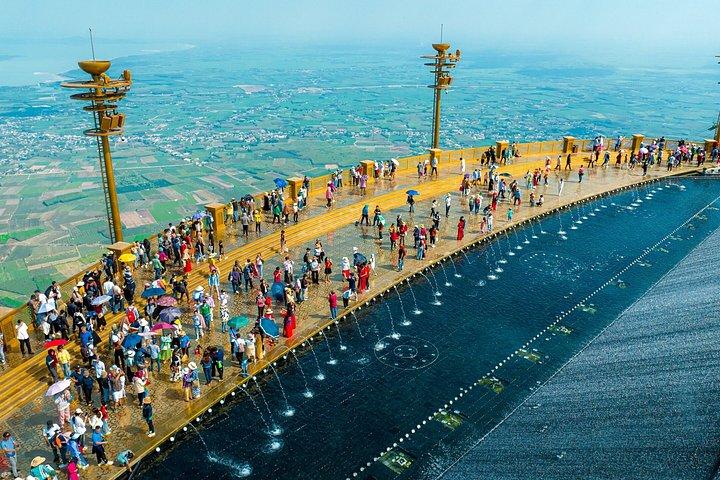 ケーブルカーで眺める曹洞台寺院＆黒処女山