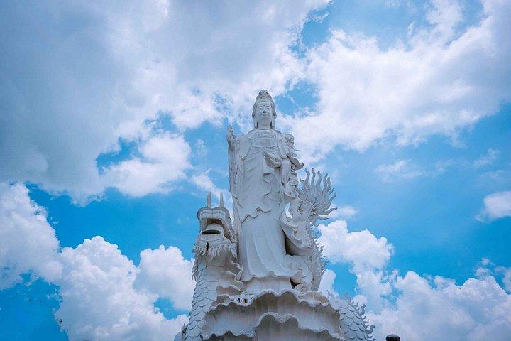 ケーブルカーで眺める曹洞台寺院＆黒処女山