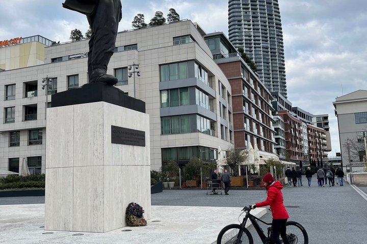 ブラチスラバパノラマEバイクツアー（3時間）