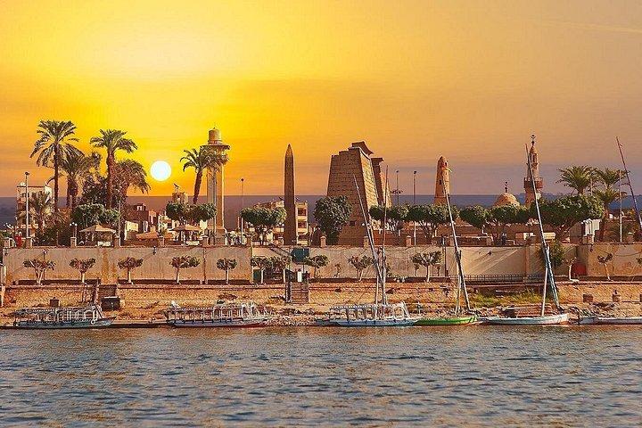 ルクソール日帰り旅行－王家の谷＆カルナック , ランチ－フルガダ