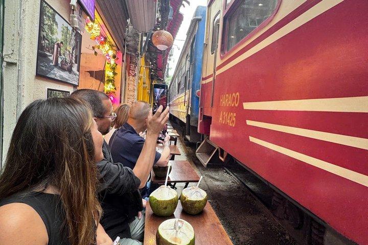 Excursión en jeep por el ejército de Hanói con comida y cultura