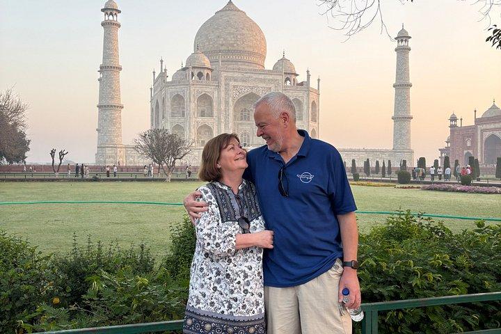 Tour du lever du soleil au Taj Mahal en voiture depuis New Delhi