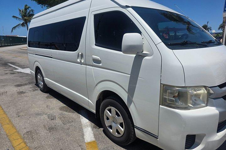 Aruba Private Tours on a ac bus
