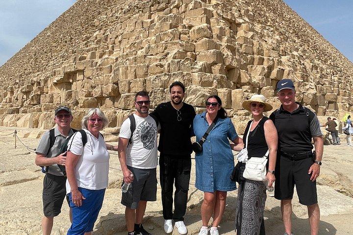 Private Half Day Giza Pyramids Tour with camel & Lunch