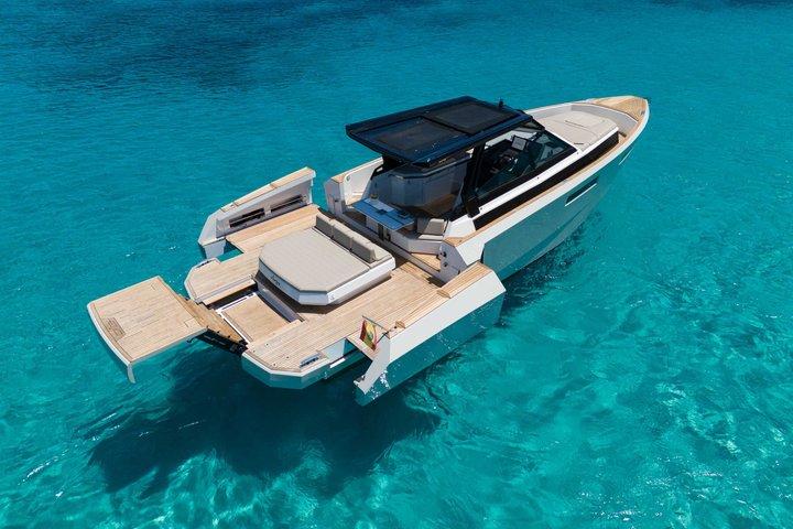 Vivre le rêve à bord de cet incroyable bateau Evo 43