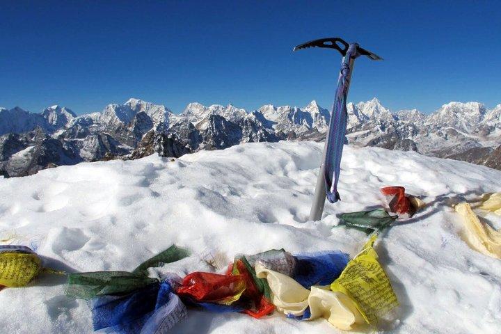 Lobuche East Peak Climbing