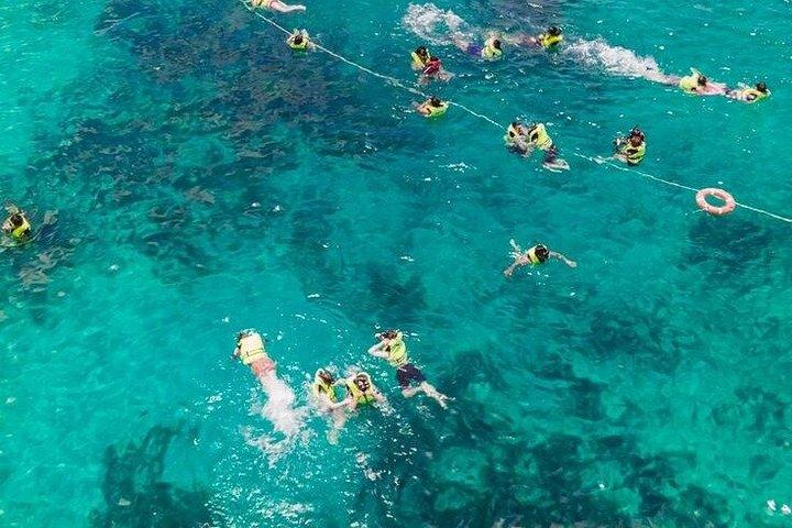 フーコックケーブルカーとシュノーケリング付き3島ツアー