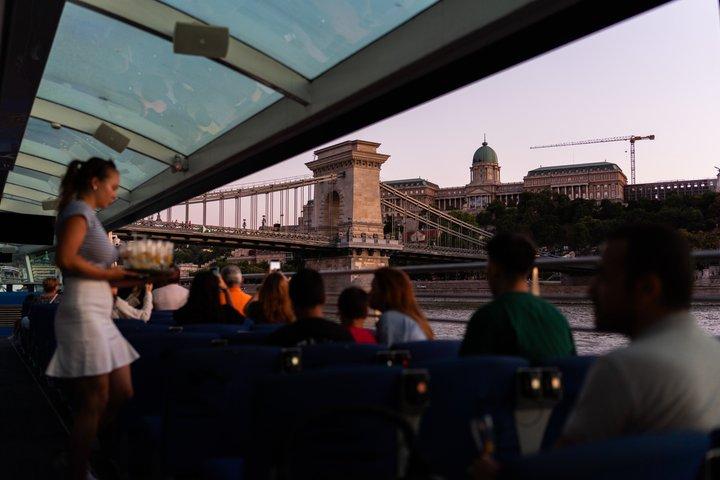 Budapest Sunset Cruzeiro do rio Danúbio com Guia Áudio