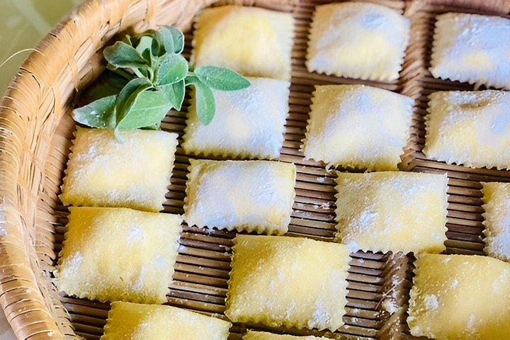 アマルフィ海岸はサレルノオリーブ畑でピザまたはパスタクラスを眺める