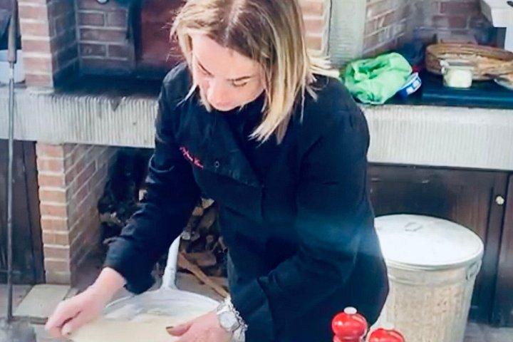 アマルフィ海岸はサレルノオリーブ畑でピザまたはパスタクラスを眺める