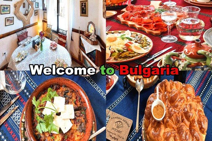 Verdadeira experiência búlgara com comida e vinho Rakia e tradição