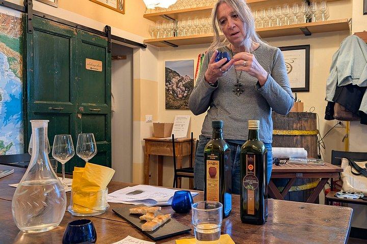 Cinque Terre Sensory Experience : オイルテイスティング、ワイン&フォカッチャ