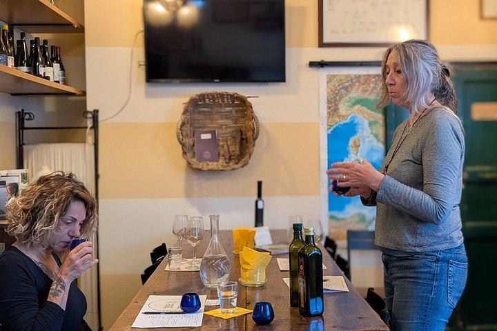 Cinque Terre Sensory Experience : オイルテイスティング、ワイン&フォカッチャ