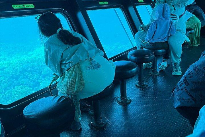 フルガダ半潜水艦エクスプローラー