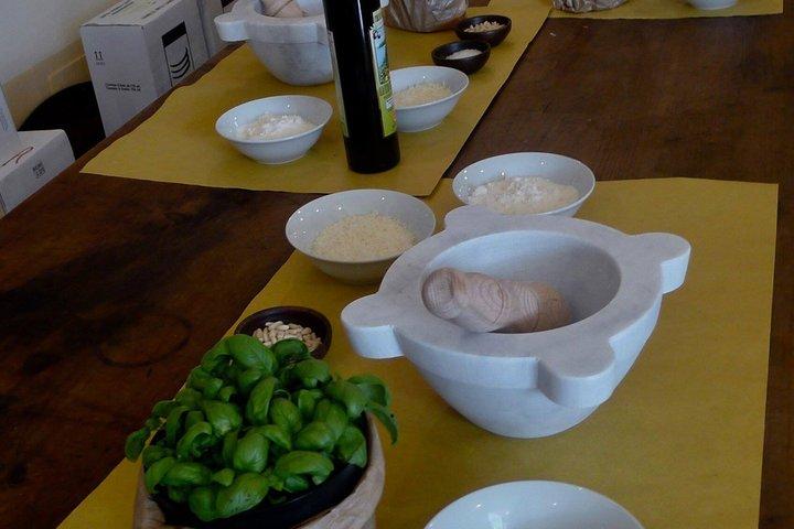 チンクエ・テッレ : マナローラで本格ペシュト料理教室＆ワイン