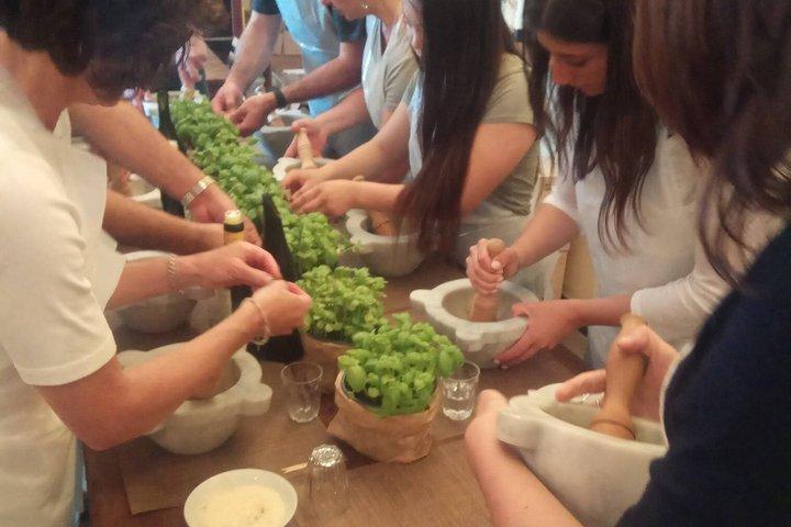 チンクエ・テッレ : マナローラで本格ペシュト料理教室＆ワイン