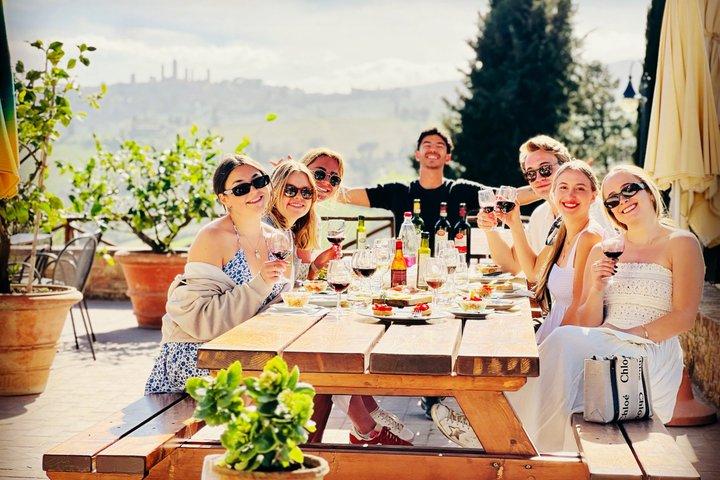 Tour en Vespa para Grupos Pequeños : Pueblos Medievales, Almuerzo y Cata de Vinos