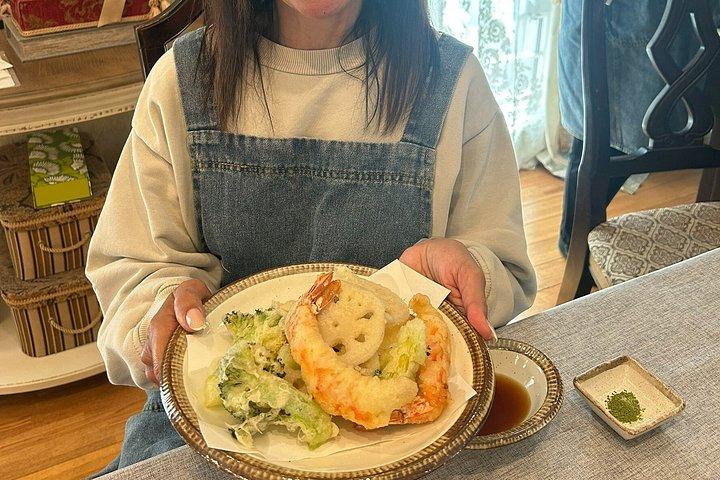 Let's make Roll sushi and Tempura at a local Tokyo home！