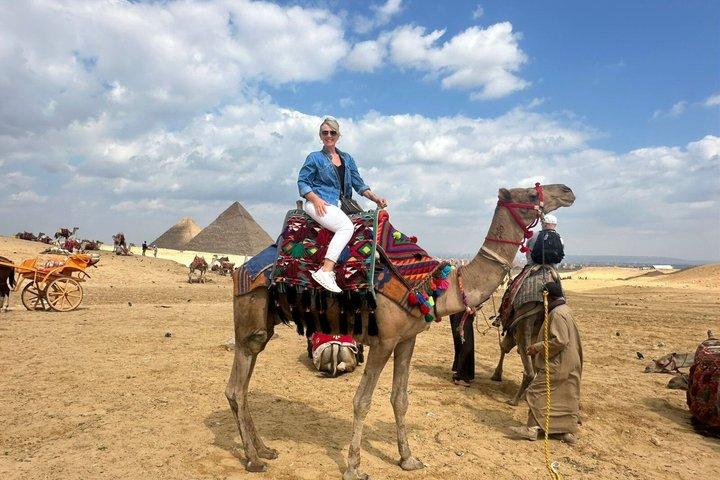Sunrise Camel Ride at Giza Pyramids, Sphinx com Pickup do Hotel