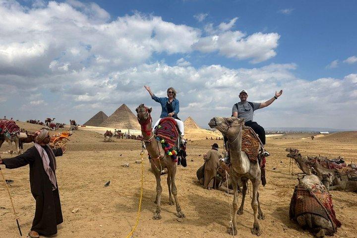 Sunrise Camel Ride at Giza Pyramids, Sphinx com Pickup do Hotel